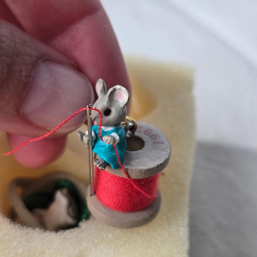 Hallmark miniatures ornament set of 6 miniatures ornaments. sew, sew tiny mice - Picture 7 of 7